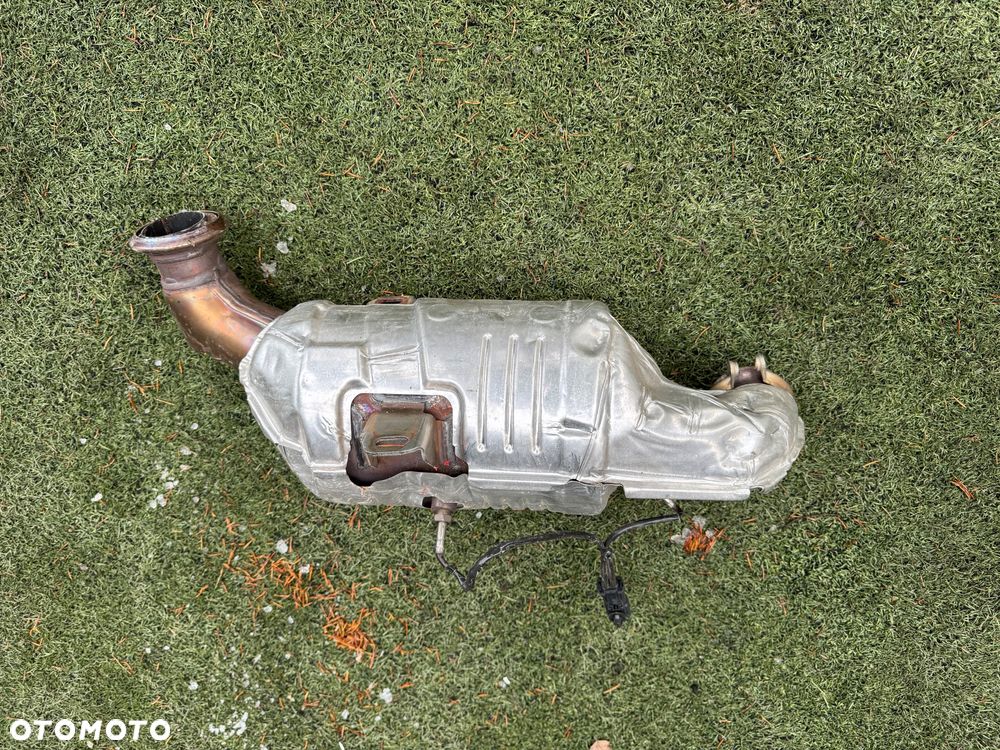 Katalizator Renault Nissan Renault Megane IV 1.2 TCE katalizator 208A08304R 1.2 TCE - 1