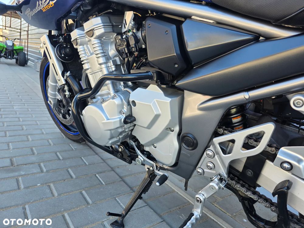 Suzuki Bandit - 25