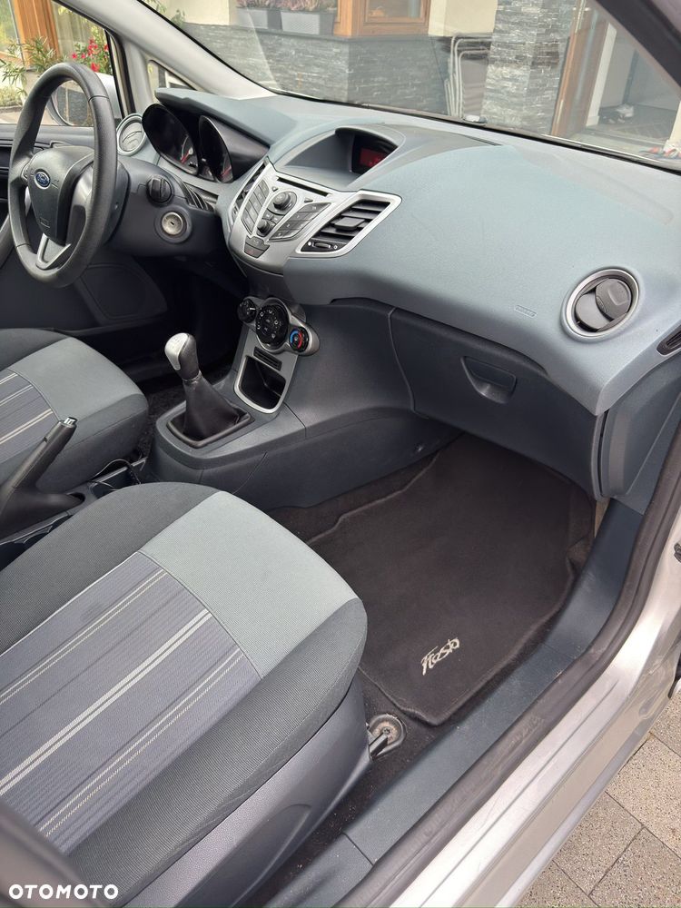 Ford Fiesta 1.25 Ghia - 15