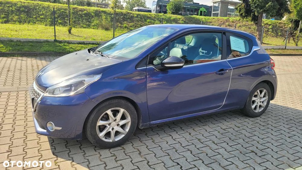 Peugeot 208 - 2