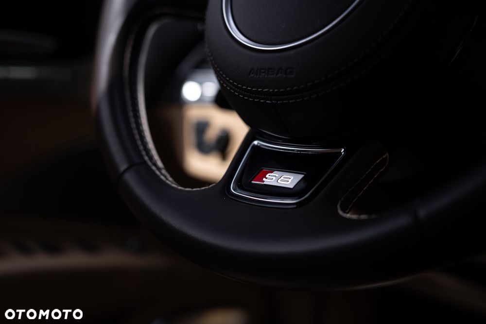 Audi S8 Standard - 21
