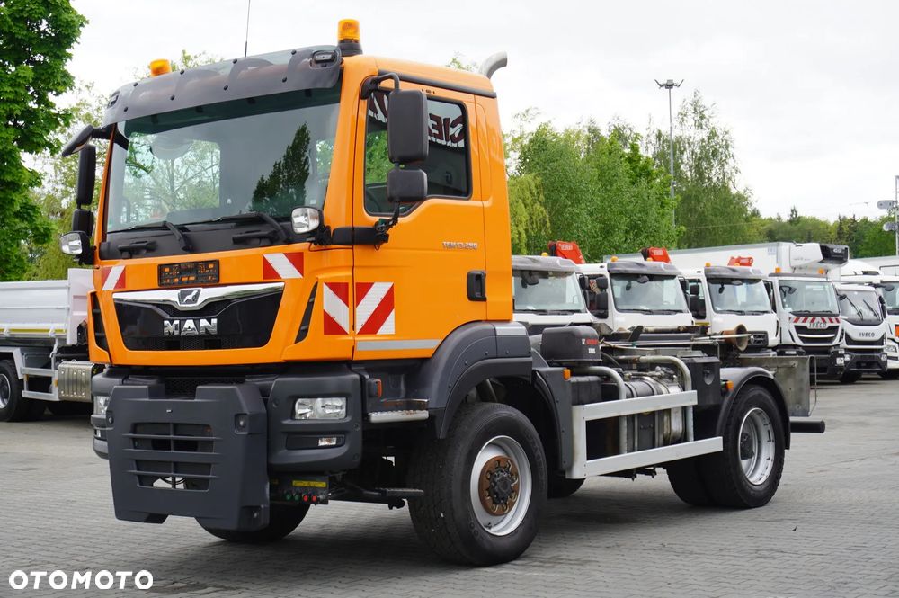 MAN TGM 13.290 / 4x4 / 30 tys. km!!! / hakowiec HIAB XR8S3250 / DMC 15 ton - 8