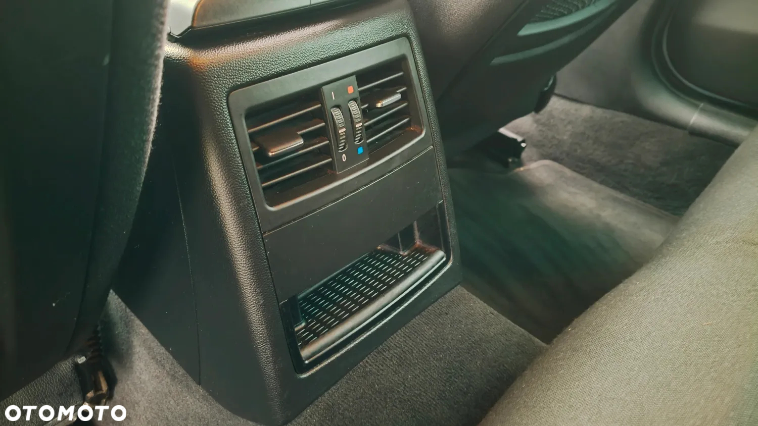 BMW Seria 3 318i Touring Edition Lifestyle - 23