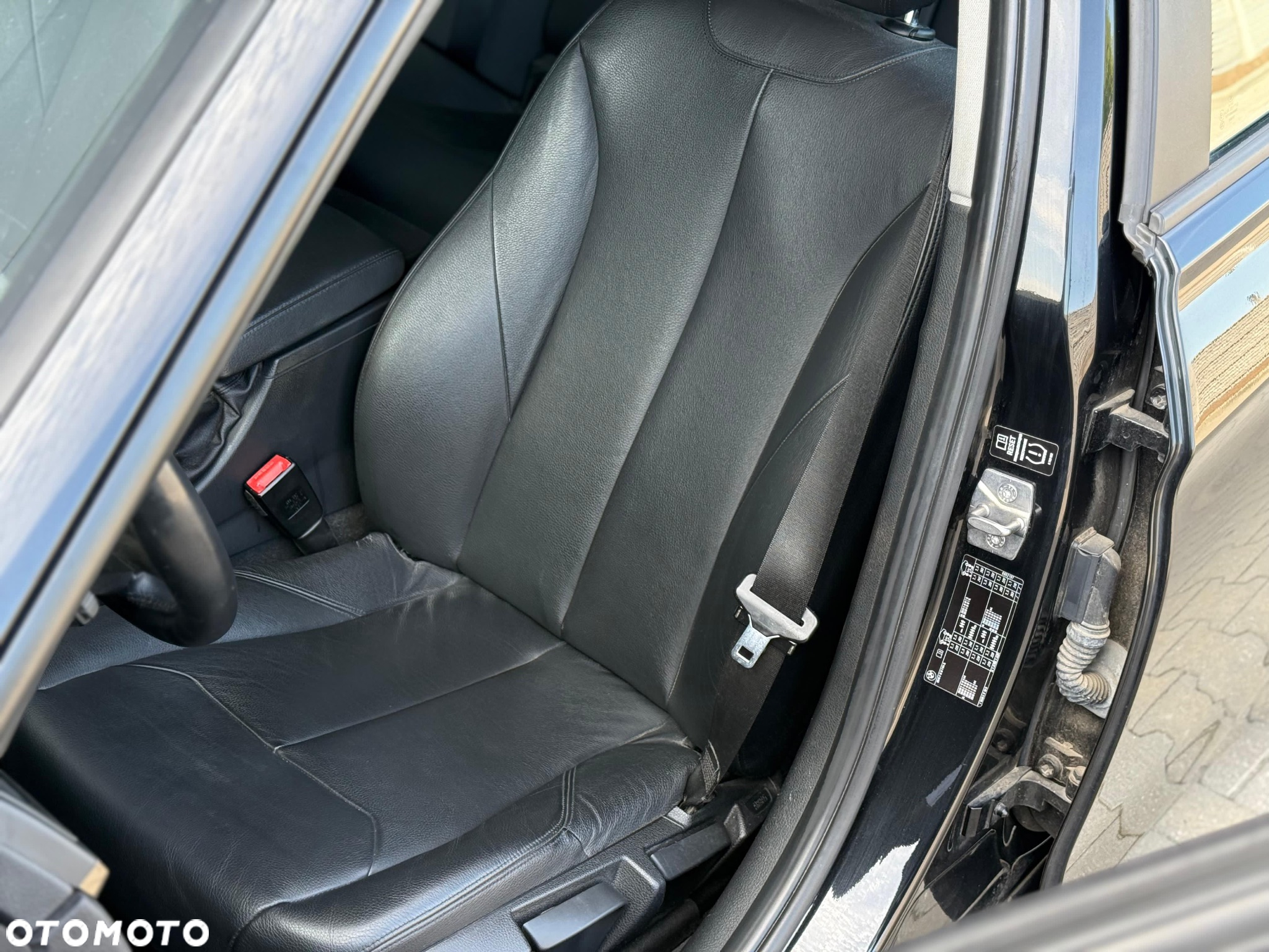 BMW Seria 3 320d - 33