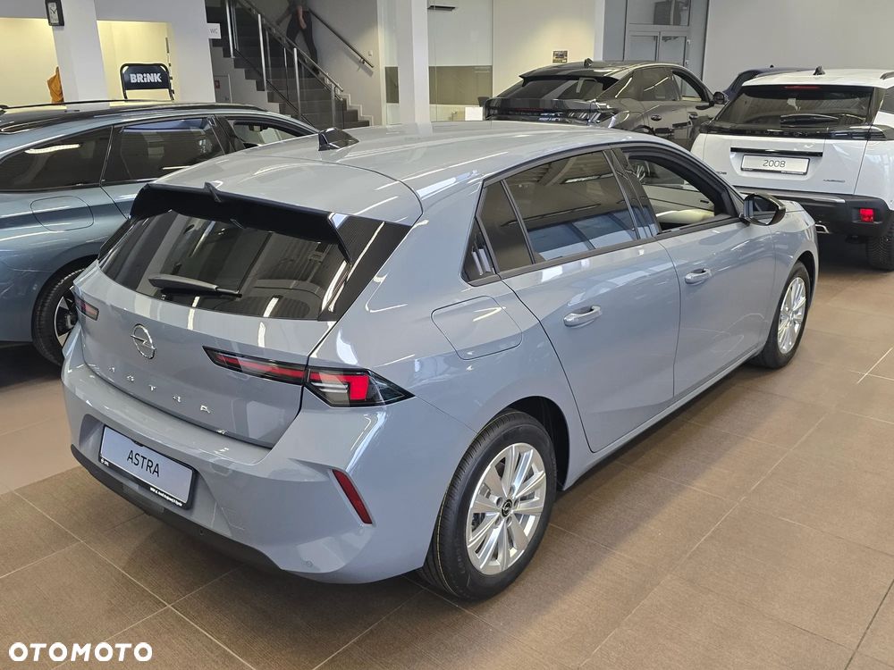 Opel Astra 1.2 T Business Edition S&S - 4