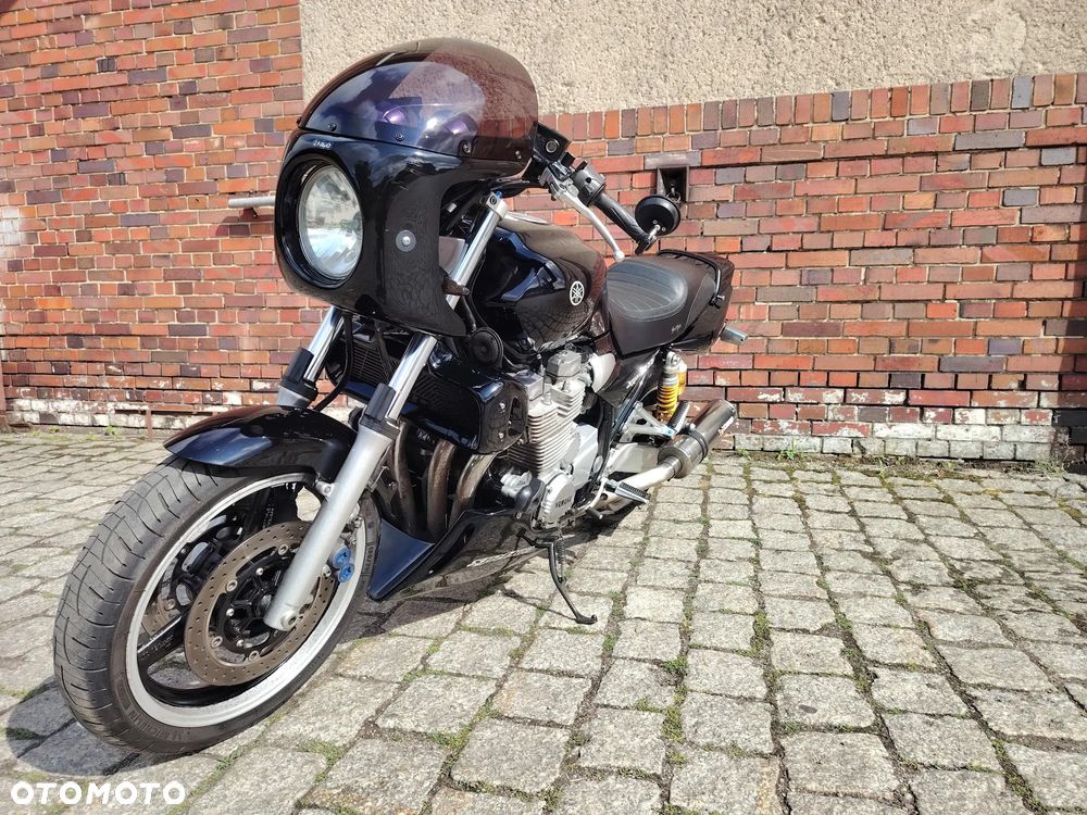Yamaha XJR - 8