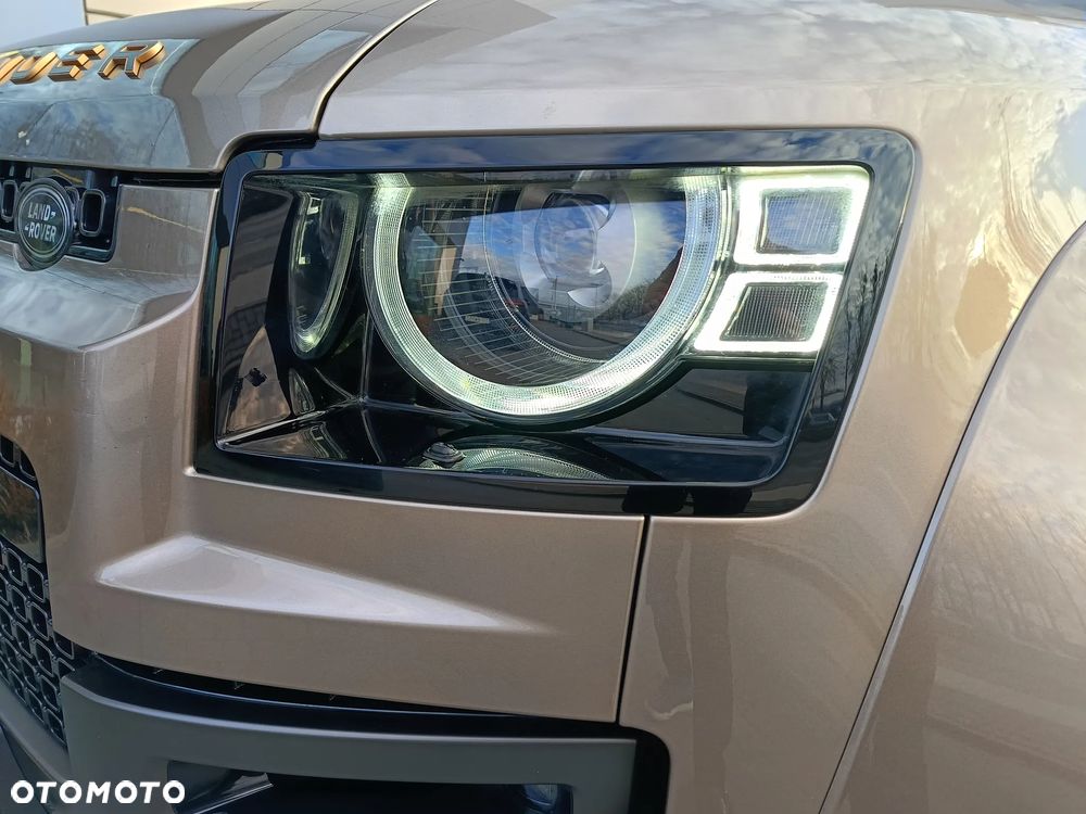 Land Rover Defender - 10