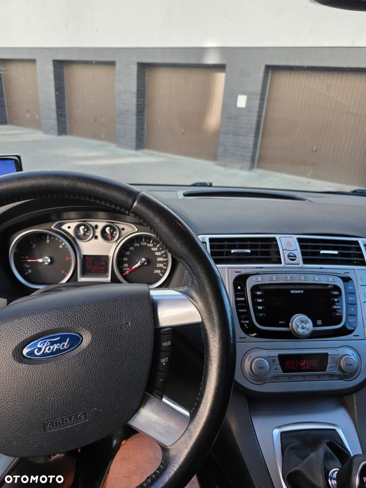 Ford Kuga 2.0 TDCi Titanium - 8