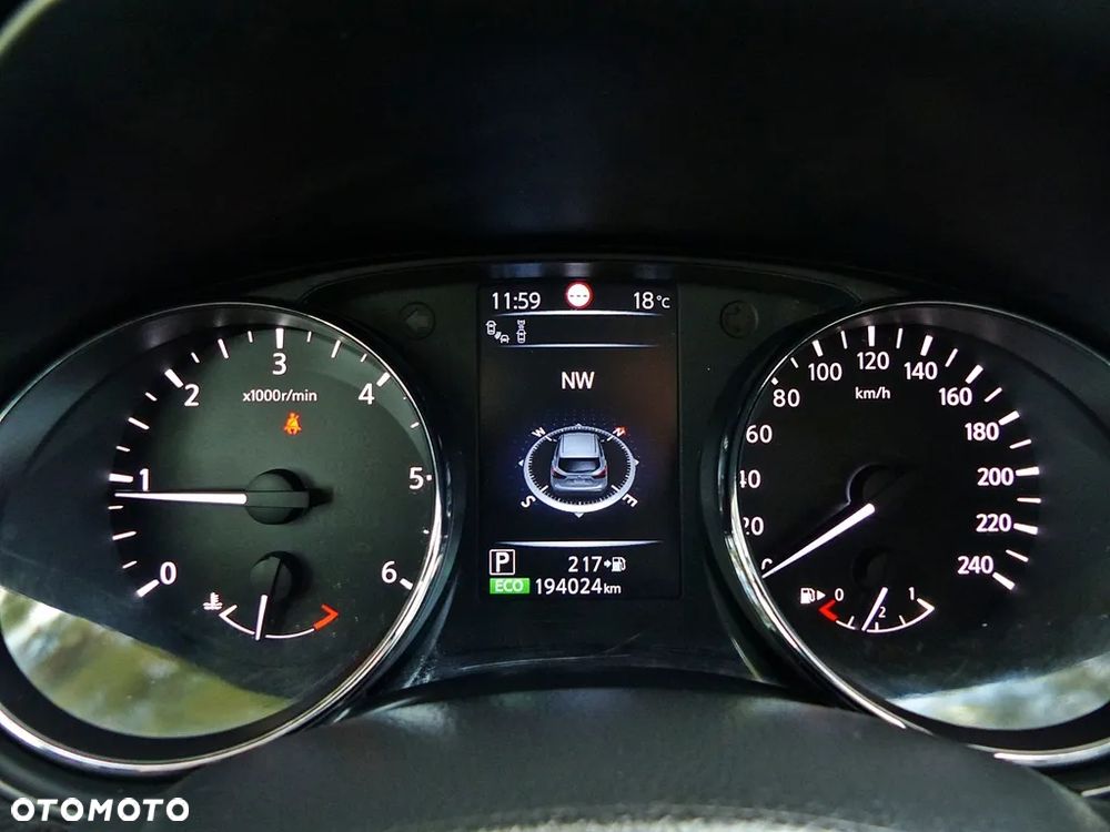 Nissan Qashqai 1.6 dCi Xtronic TEKNA+ - 29