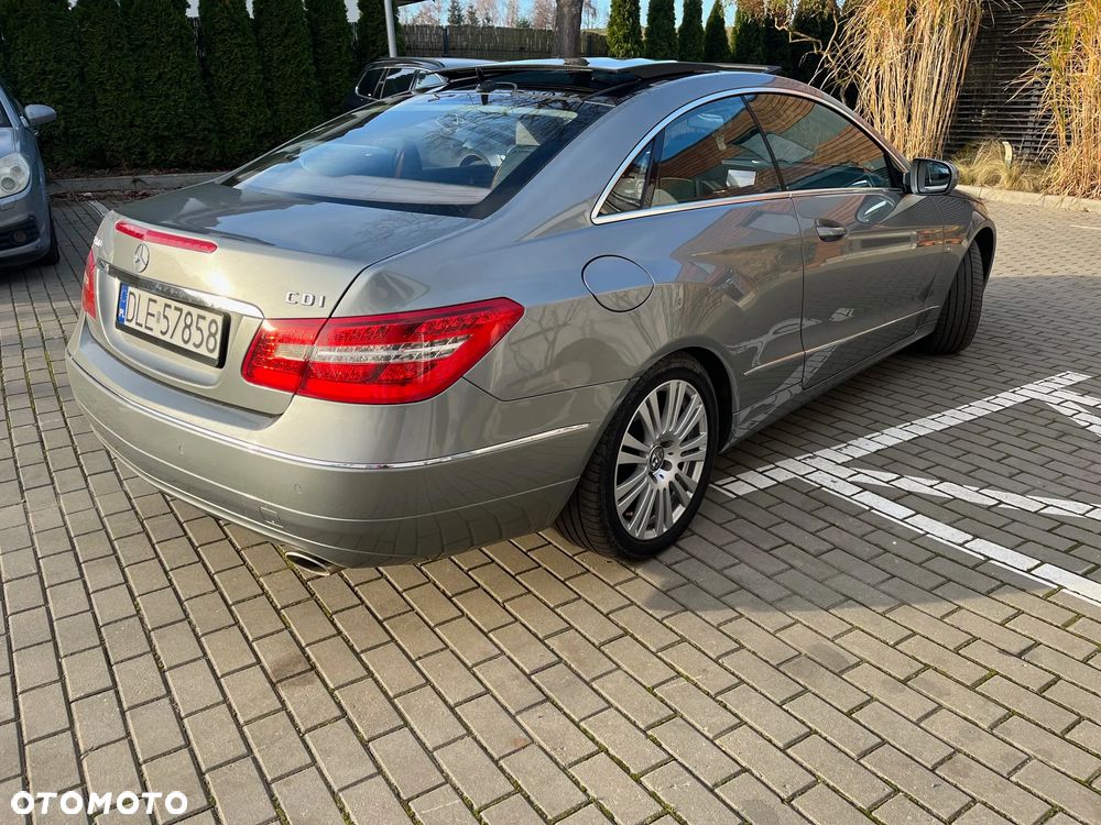 Mercedes-Benz Klasa E 350 CDI DPF BlueEFFICIENCY 7G-TRONIC Avantgarde - 4