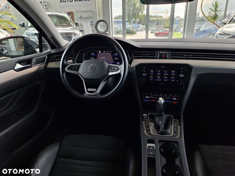 Volkswagen Passat 2.0 TDI 4Mot Elegance DSG - 24