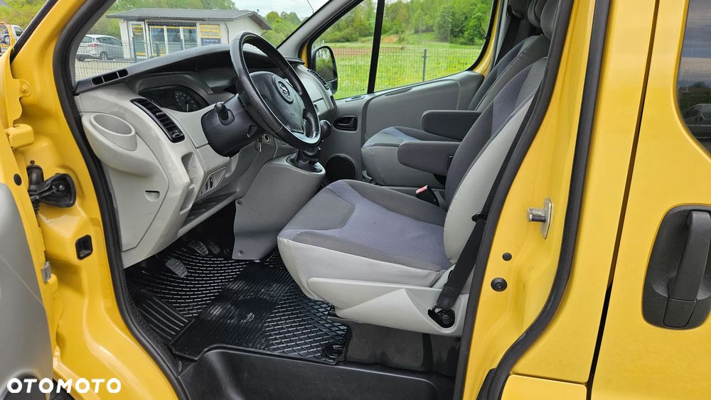 Opel Vivaro - 24