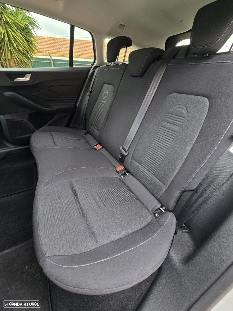 Ford Focus SW 1.5 TDCi EcoBlue Active - 6