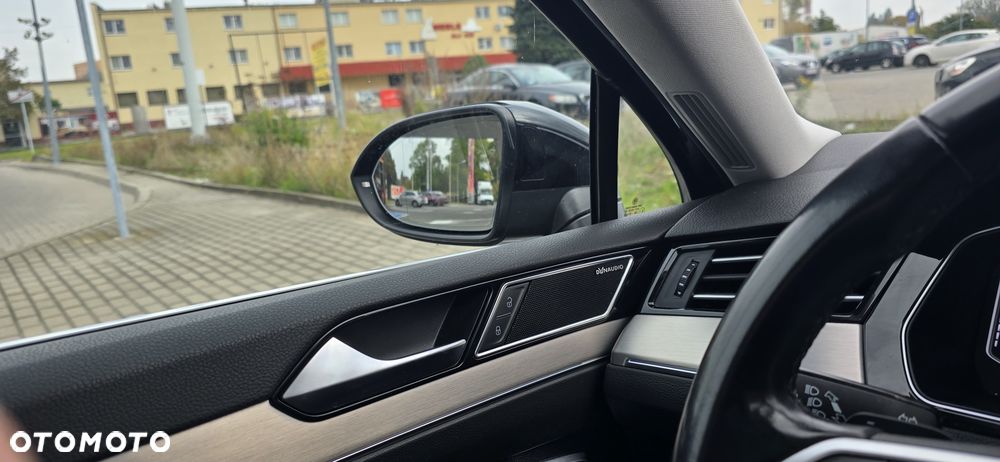 Volkswagen Passat 2.0 TDI 4Mot Elegance DSG - 14