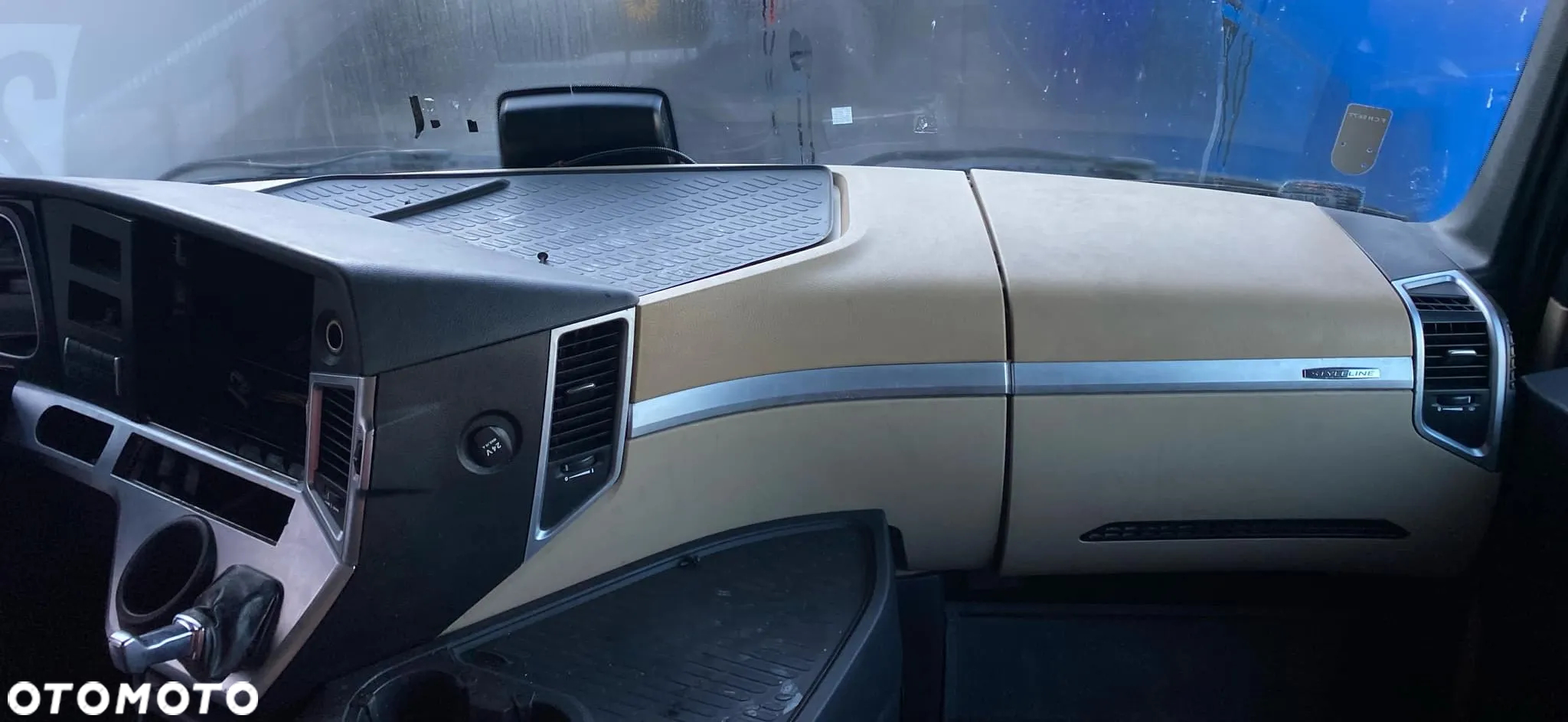 PRZEKŁADKA WNĘTRZA MERCEDES ACTROS MP4 BIGSPACE - 2