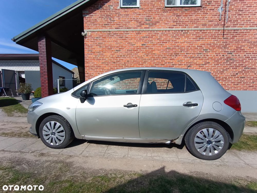 Toyota Auris - 10