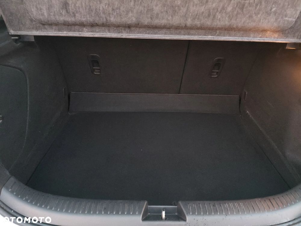 Mazda 3 1.6 Sport Active - 26