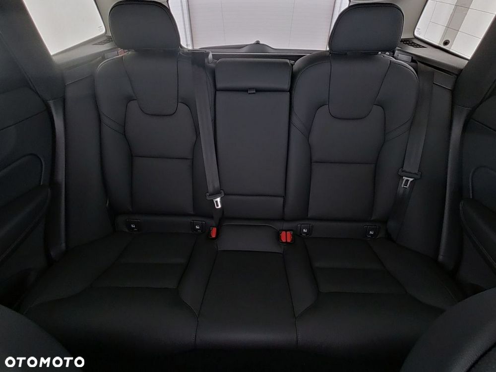 Volvo XC 60 B5 B AWD Ultra Dark - 13