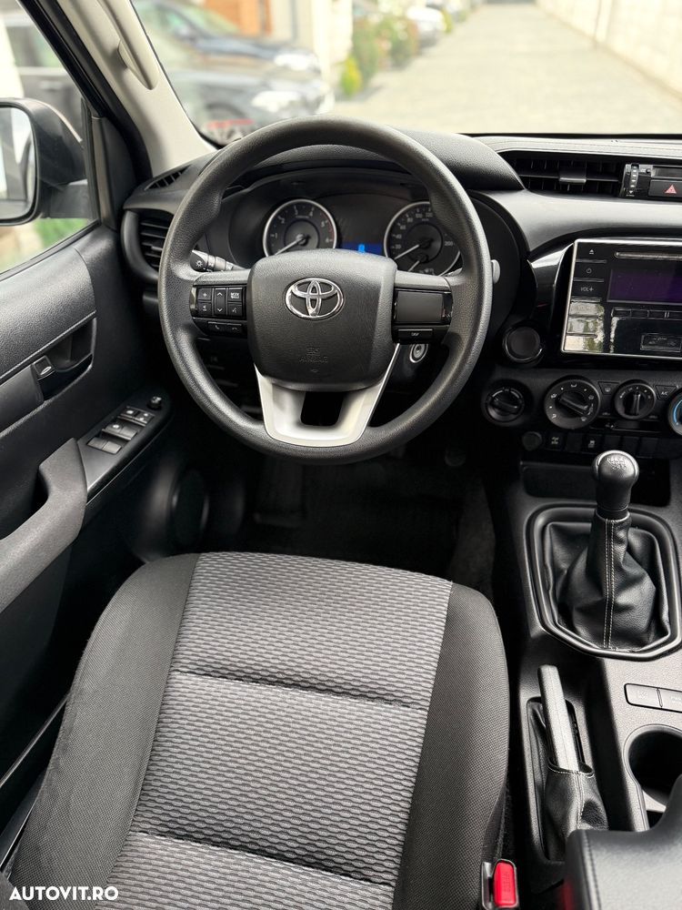 Toyota Hilux 4x4 Double Cab M/T Comfort - 5
