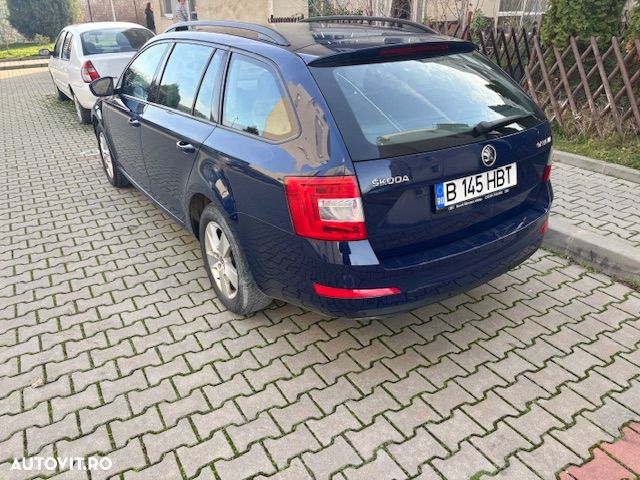 Skoda Octavia Combi Diesel 2.0 TDI Style - 4