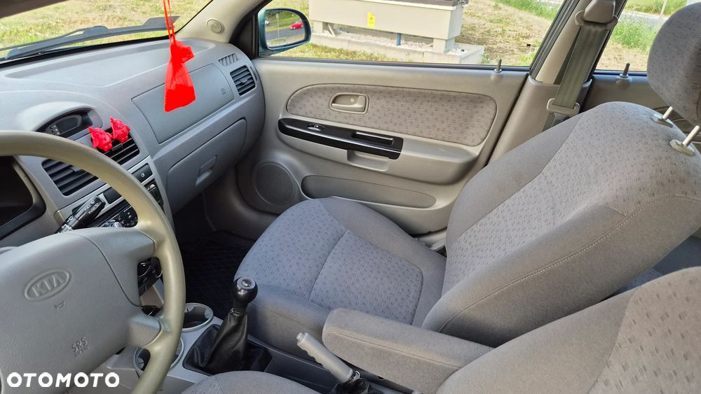 Kia Rio 1.3 RS - 13