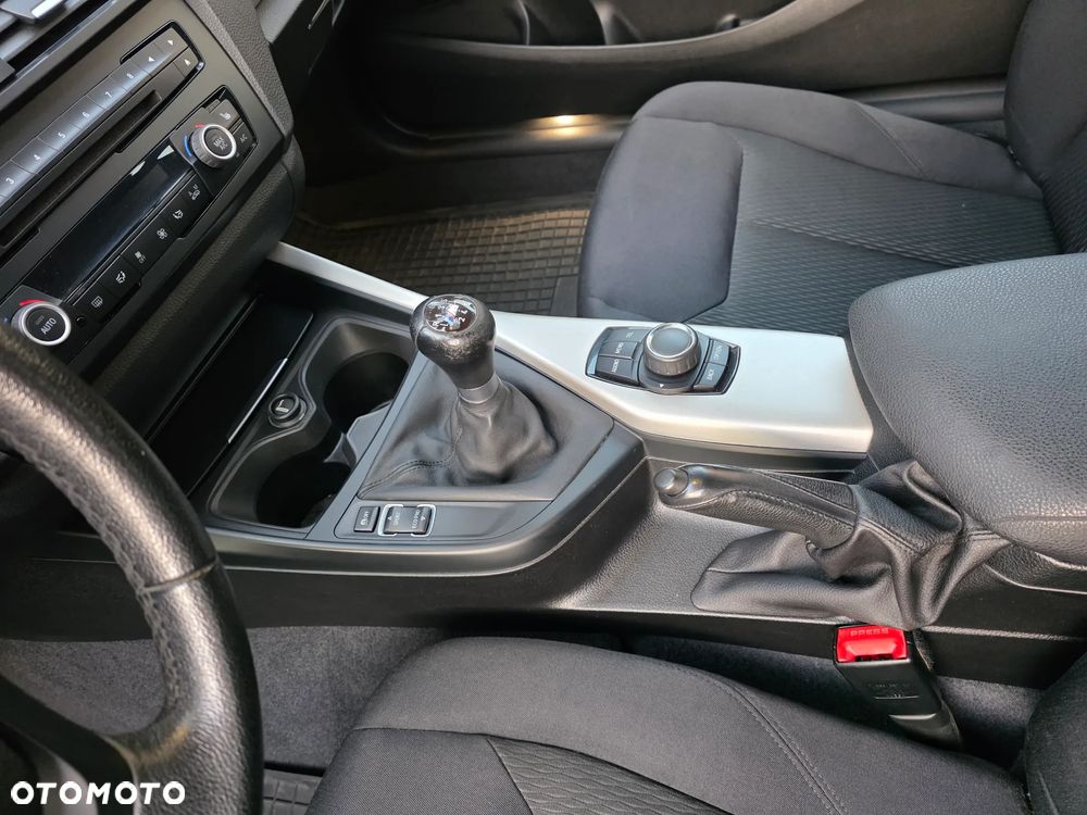 BMW Seria 1 114i - 15