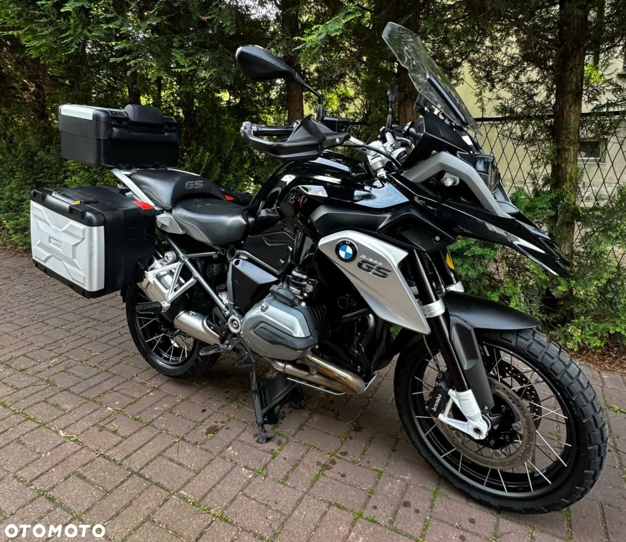 BMW R - 1