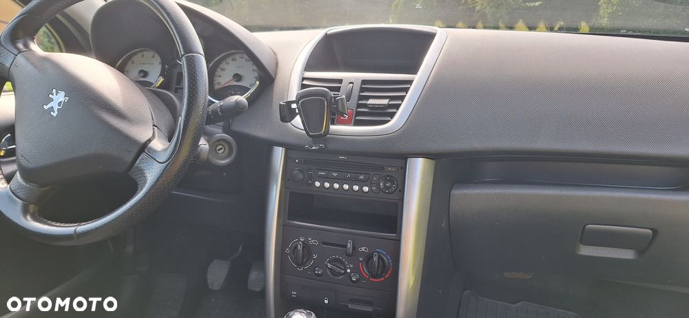 Peugeot 207 1.4 16V Trendy - 15