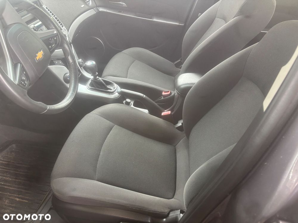 Chevrolet Cruze 1.6 LT - 34