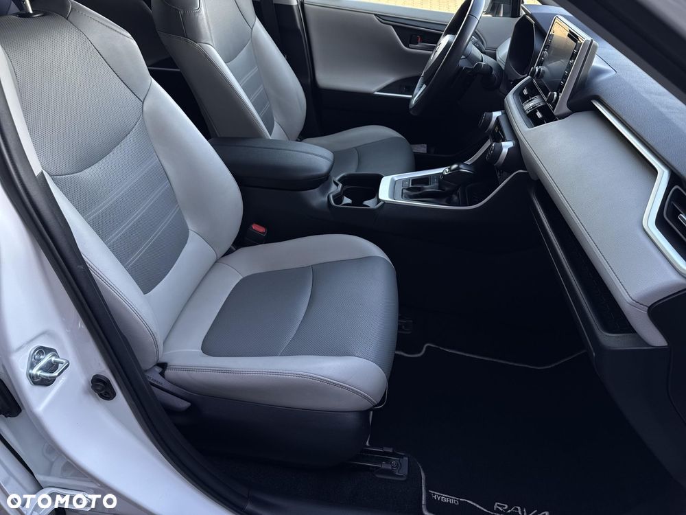 Toyota RAV4 2.5 Hybrid Executive 4x2 - 17