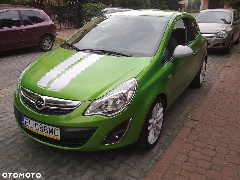 Opel Corsa 1.4 16V Cosmo - 3