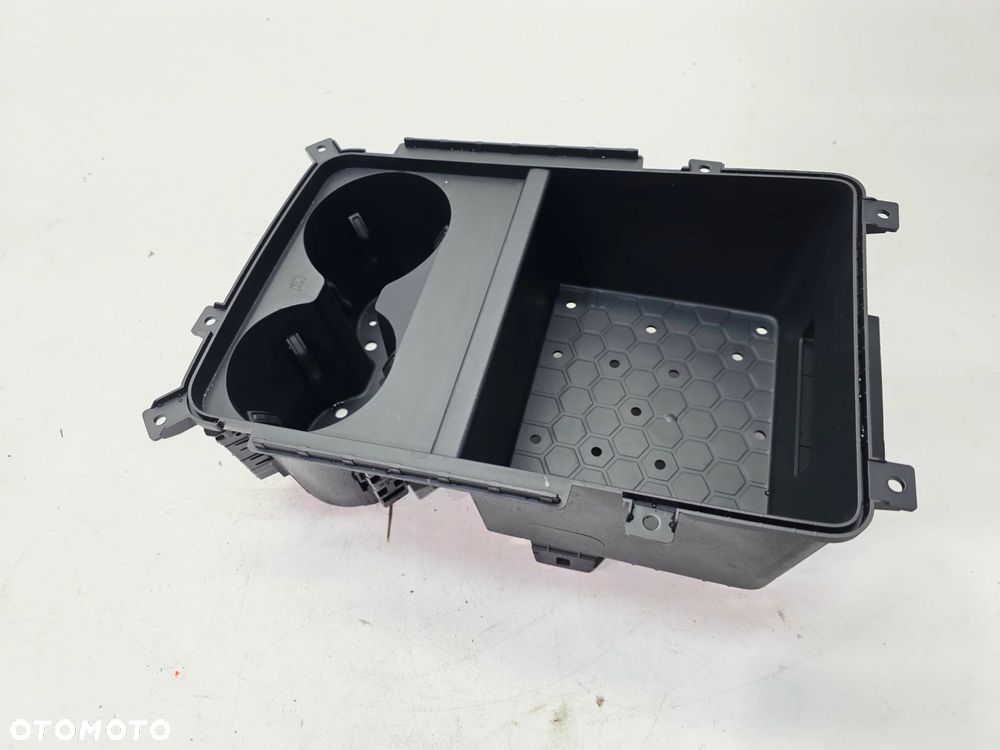 UCHWYT NA KUBKI SCHOWEK PÓŁKA TUNELU AUDI Q5 FY 80A864981 6PS - 3