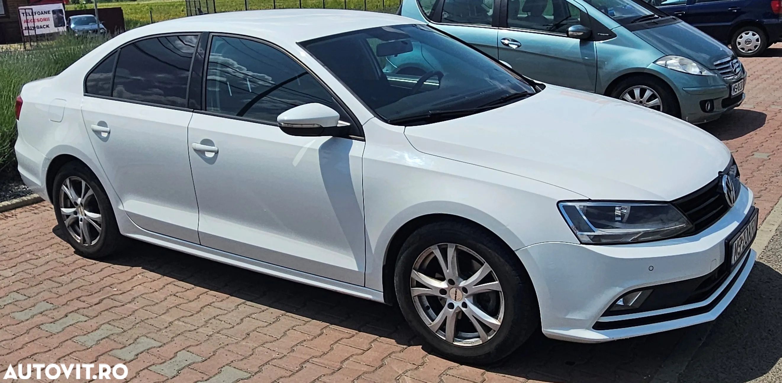 Volkswagen Jetta - 1