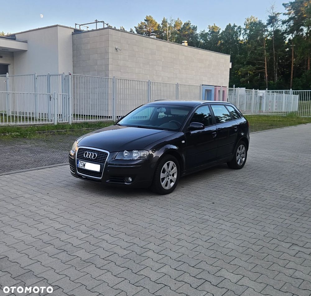 Audi A3 Sportback - 1