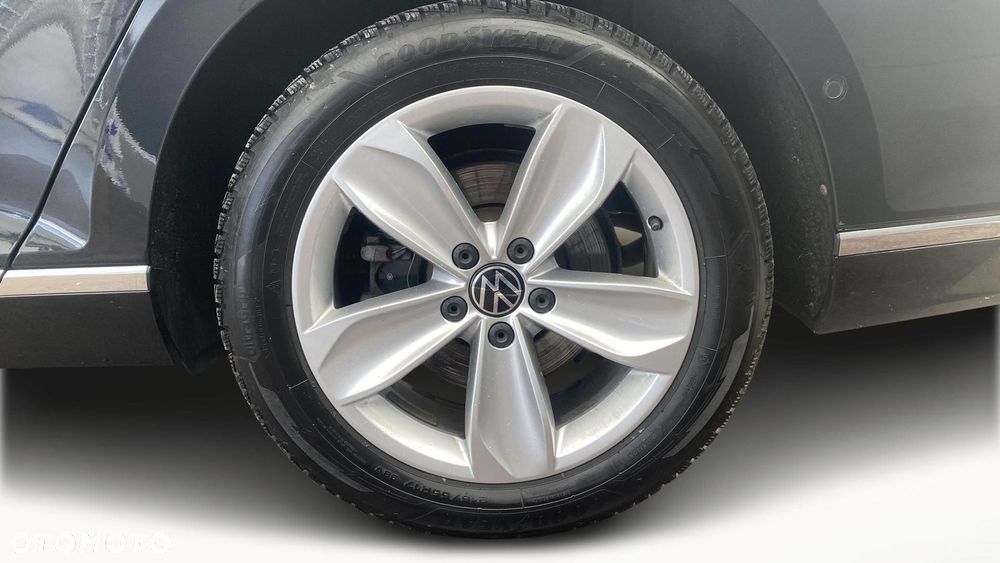 Volkswagen Passat - 14