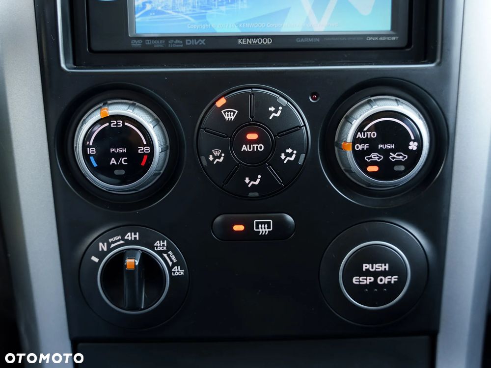 Suzuki Grand Vitara 2.0 Comfort + Family - 28