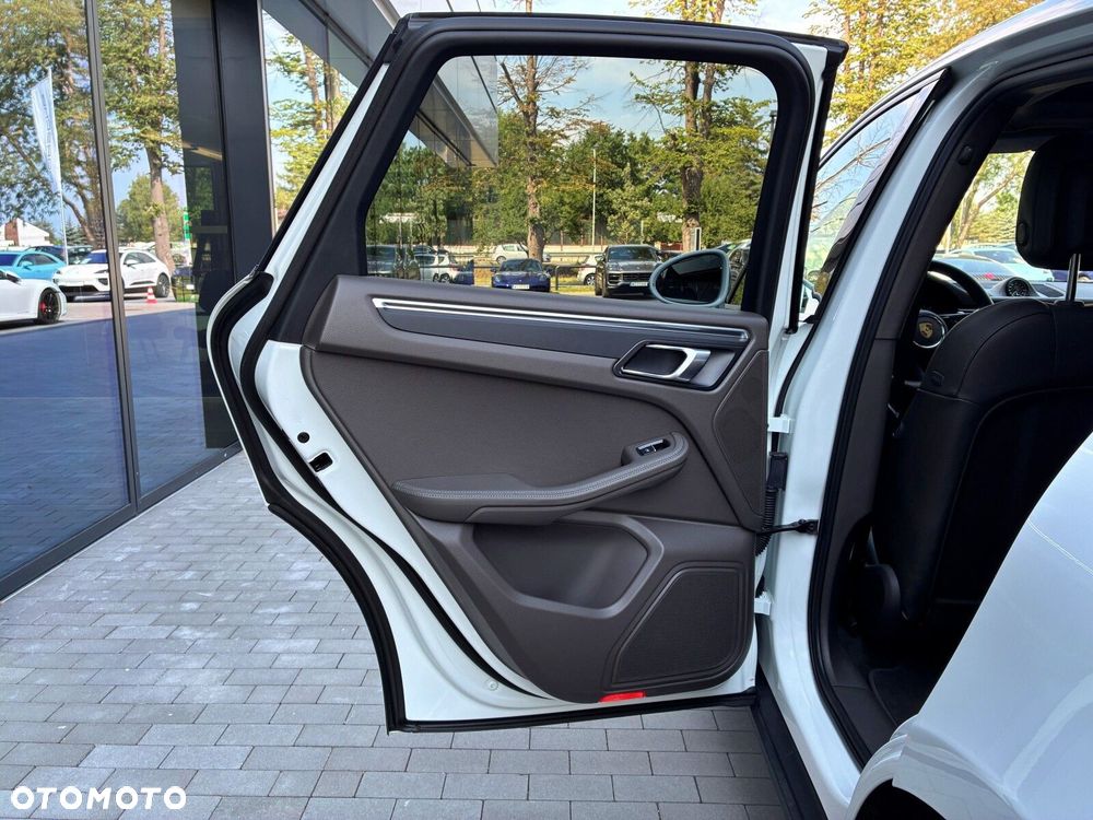 Porsche Macan - 38