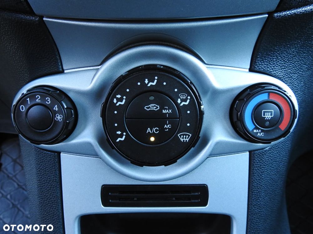 Ford Fiesta 1.4 Trend - 18