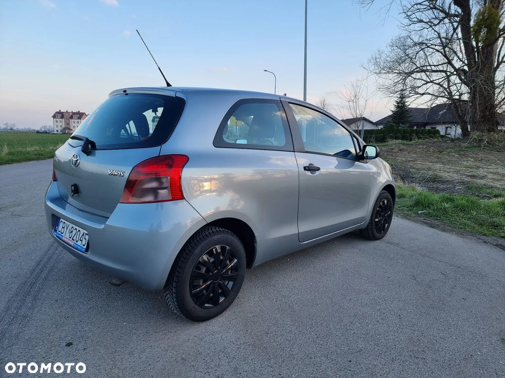 Toyota Yaris 1.0 VVT-i - 6