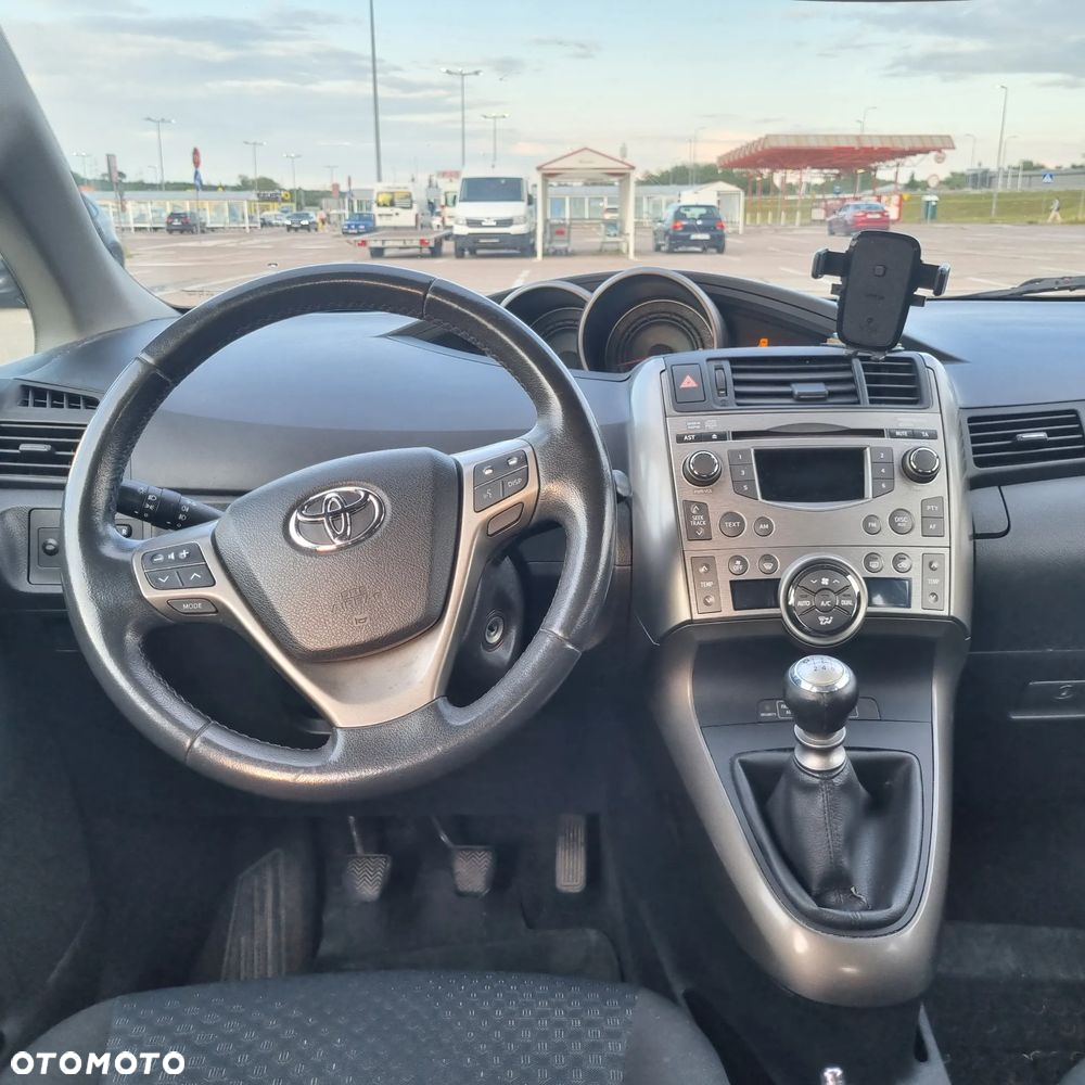 Toyota Verso 1.8 Sol 7os - 8