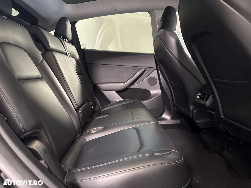 Tesla Model Y RWD - 13