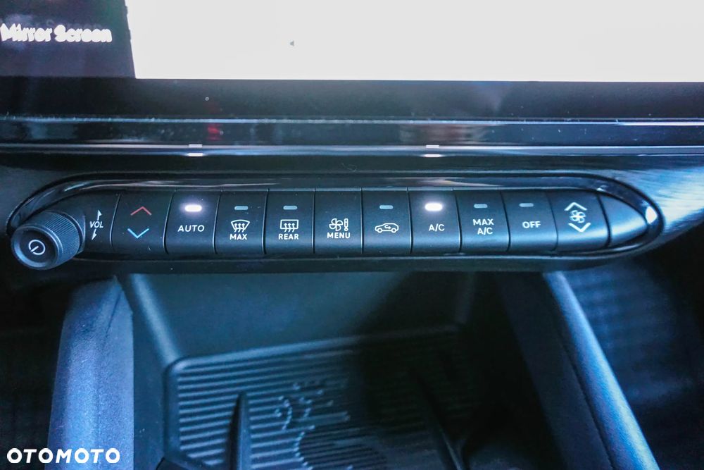 Alfa Romeo Junior 1.2 mHEV Ibrida eDCT - 25