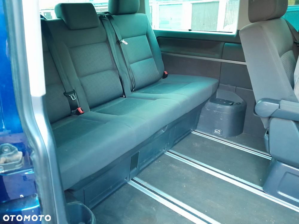 Volkswagen Multivan - 7