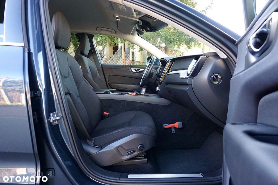 Volvo XC 60 B4 B Geartronic Momentum Pro - 29