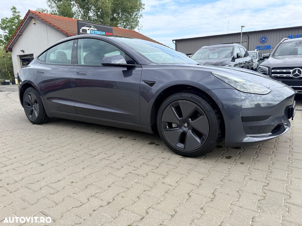 Tesla Model 3 - 5
