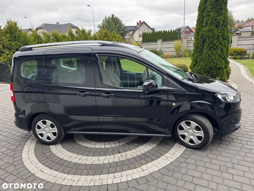 Ford Tourneo Courier 1.0 EcoBoost S&S Titanium - 9