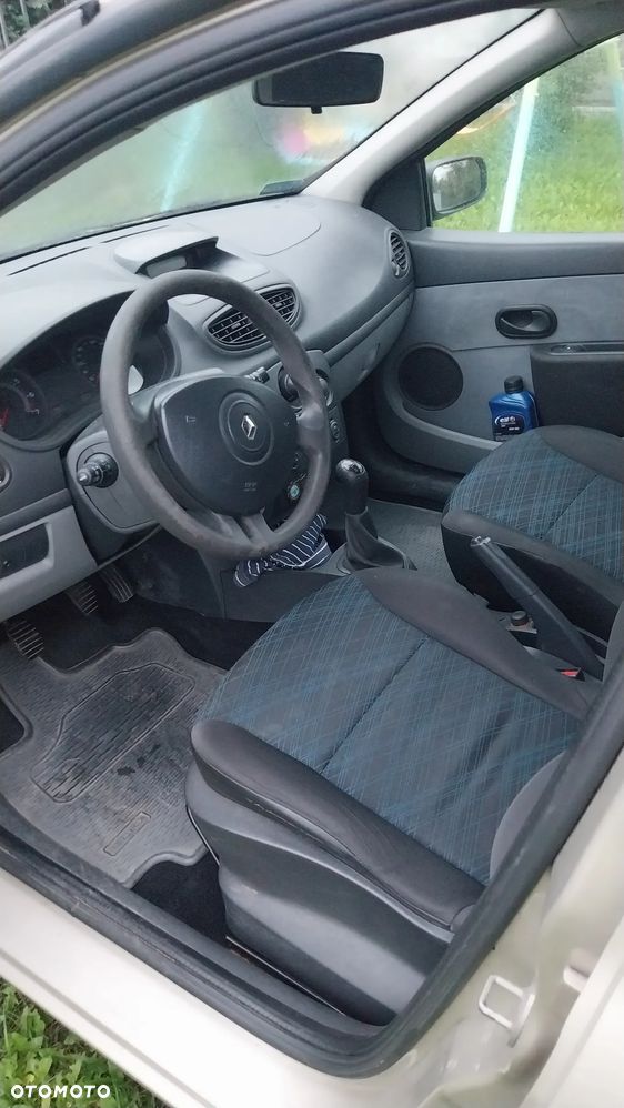 Renault Clio - 14