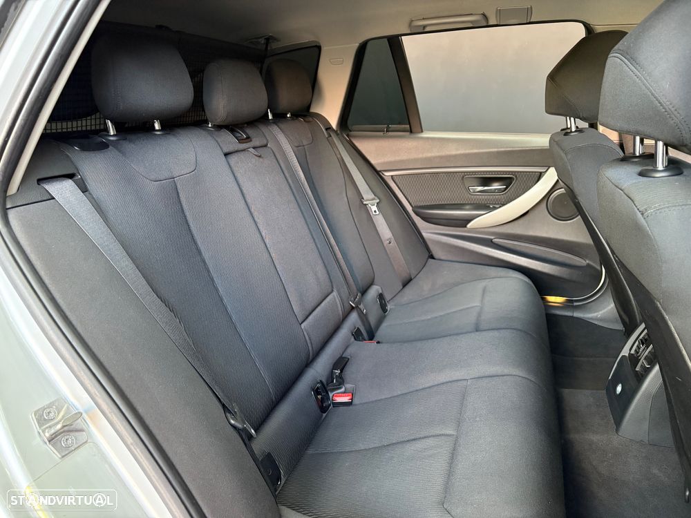 BMW 320 d Touring Aut. Sport Line - 14
