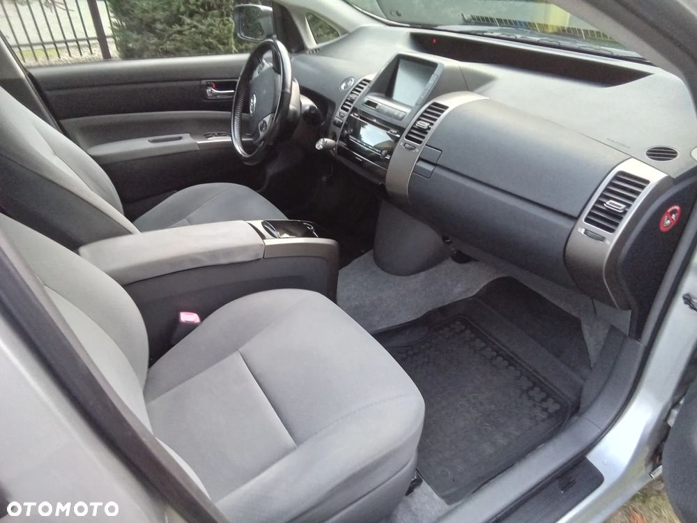 Toyota Prius 1.5 VVT-i Sol - 14