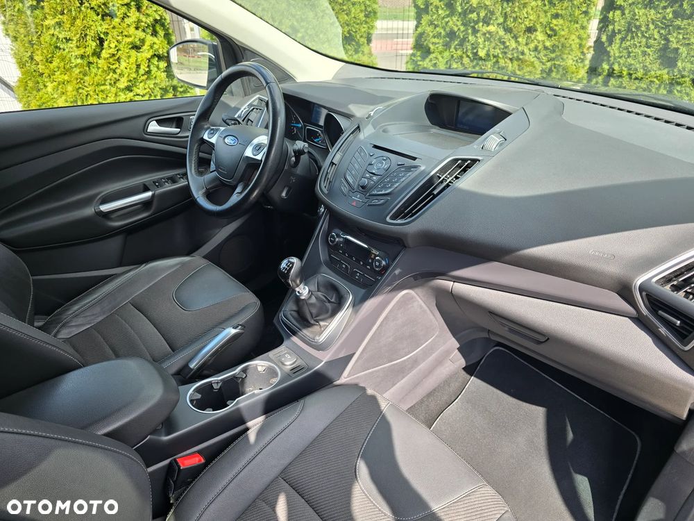 Ford Kuga 2.0 TDCi 2x4 Titanium - 6